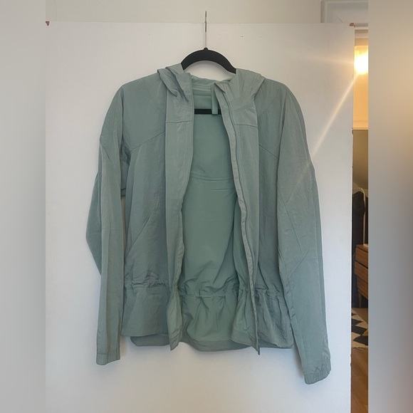 Lululemon Ready to Go Jacket - Picture 4 of 11